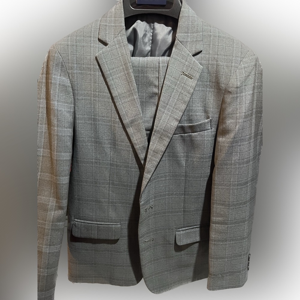 Van Heusen boys suit